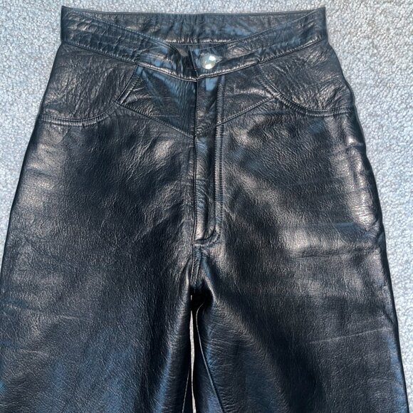 MILWAUKEE MOTORCYCLE CLOTHING CO. BLACK HEAVY LEATHER MOTO PANTS EUC 6 / W25L31 - Picture 2 of 13